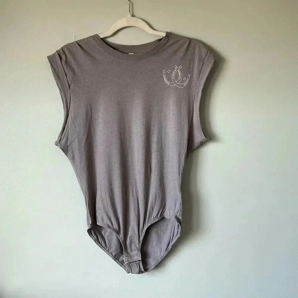 Free People | Go-To graphic jersey bodysuit in gray - Picture 4 of 10